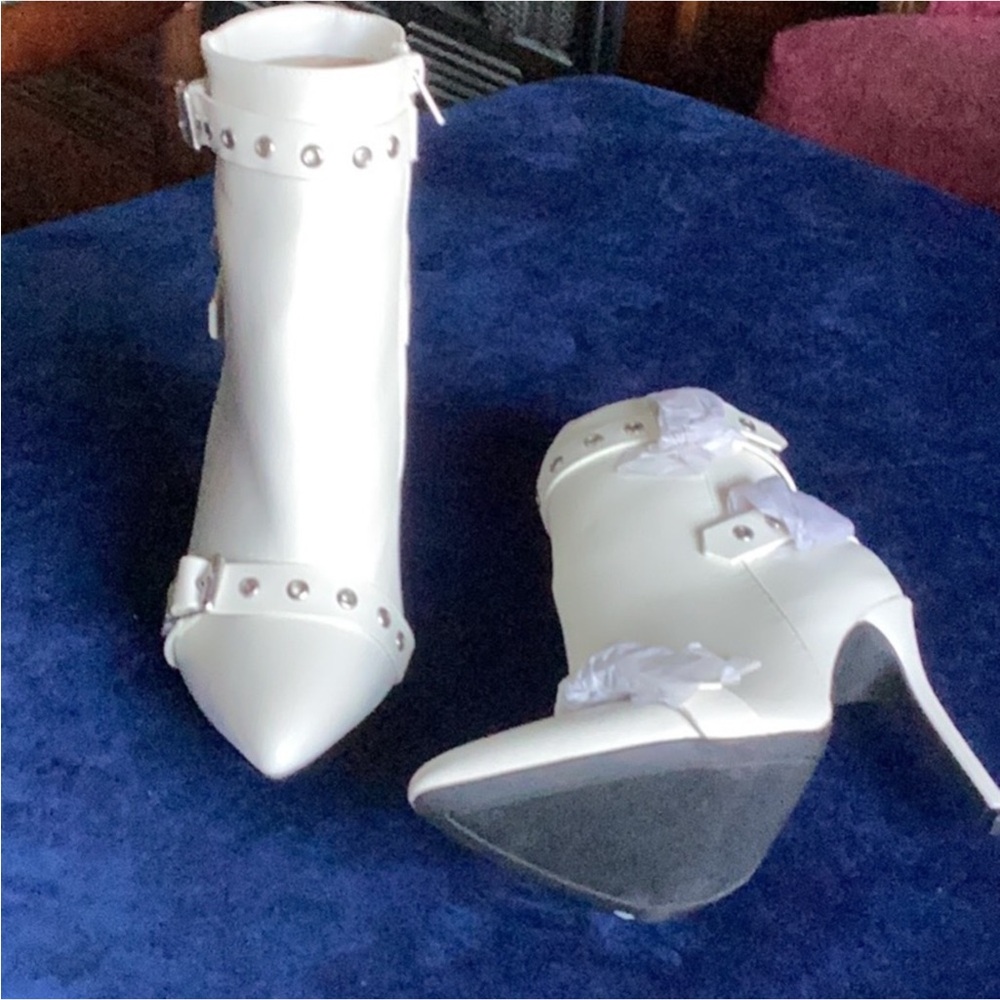Elegant White Women's Heeled Boots NEW